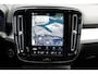Volvo XC40 2.0 B4 Plus Dark Premium Audio By Harman en Kardon|Trekhaak Semi Elektrisch | Google Services | Verwarmbare Voorruit | Adaptieve Cruise Control Met Stuurhulp | BLIS Dodehoekdetectie | Keyless Entry | Elektrische Achterklep Met Sensorsturing | Verwarmbare Voorstoelen | Stuurverwarming | Park Assist Voor & Achter incl. Achteruitrijcamera