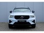 Volvo XC40 2.0 B4 Plus Dark Premium Audio By Harman en Kardon|Trekhaak Semi Elektrisch | Google Services | Verwarmbare Voorruit | Adaptieve Cruise Control Met Stuurhulp | BLIS Dodehoekdetectie | Keyless Entry | Elektrische Achterklep Met Sensorsturing | Verwarmbare Voorstoelen | Stuurverwarming | Park Assist Voor & Achter incl. Achteruitrijcamera