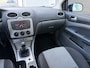 Ford Focus Wagon 1.6-16V Comfort 101 PK. Als nieuw rijdende auto van de tweede eigenaar !!! Airco werkt goed !! Alle keuringen toegestaa !