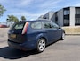 Ford Focus Wagon 1.6-16V Comfort 101 PK. Als nieuw rijdende auto van de tweede eigenaar !!! Airco werkt goed !! Alle keuringen toegestaa !