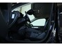 Volvo XC40 T2 Momentum | Automaat | Navigatie | Parkeercamera | Parkeersensoren voor en achter | Apple Carplay | Android Auto | Climate Control | Cruise Control
