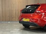 Volvo V40 T2 Edition+ Automaat | Dealer onderhouden | Stoelverwarming | LED Koplampen | Regensensor | Cruise Control | Bluetooth telefoon en Audiostreaming | Audiobediening op stuurwiel | Volledig digitaal TFT instrumentenpaneel met 3 instellingen | Electronic Climate Control L+R | Elektrisch inklapbare buitenspiegels | Automatisch dimmende binnenspiegel | Parkeersensoren achter | Elektrische ramen voor en achter | 16 Inch | Dynamic Textiel charcoal bekleding met wit stiksel | Volvo On Call met mobiele App functie | Fusion Red Metallic |