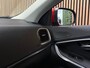 Volvo V40 T2 Edition+ Automaat | Dealer onderhouden | Stoelverwarming | LED Koplampen | Regensensor | Cruise Control | Bluetooth telefoon en Audiostreaming | Audiobediening op stuurwiel | Volledig digitaal TFT instrumentenpaneel met 3 instellingen | Electronic Climate Control L+R | Elektrisch inklapbare buitenspiegels | Automatisch dimmende binnenspiegel | Parkeersensoren achter | Elektrische ramen voor en achter | 16 Inch | Dynamic Textiel charcoal bekleding met wit stiksel | Volvo On Call met mobiele App functie | Fusion Red Metallic |