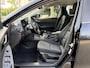 Mazda 3 2.0 Skylease NL-Auto, Dealer Ondh., Navigatie, Apple Carplay / Android Auto, Trekhaak, A.Rij-Camera, Trekhaak, Cruise Controle, Climate Controle 2 zone.