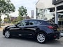 Mazda 3 2.0 Skylease NL-Auto, Dealer Ondh., Navigatie, Apple Carplay / Android Auto, Trekhaak, A.Rij-Camera, Trekhaak, Cruise Controle, Climate Controle 2 zone.