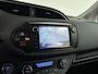 Toyota Yaris 1.5 Hybrid Trend Bi-Tone Trekhaak | Airco | Achteruitrij Camera | Bluetooth | Cruise Control | Lederen Stuurwiel | Navigatiesysteem | Stuurwiel Multifunctioneel | Stuurbekrachtiging