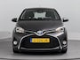 Toyota Yaris 1.5 Hybrid Trend Bi-Tone Trekhaak | Airco | Achteruitrij Camera | Bluetooth | Cruise Control | Lederen Stuurwiel | Navigatiesysteem | Stuurwiel Multifunctioneel | Stuurbekrachtiging