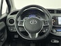 Toyota Yaris 1.5 Hybrid Trend Bi-Tone Trekhaak | Airco | Achteruitrij Camera | Bluetooth | Cruise Control | Lederen Stuurwiel | Navigatiesysteem | Stuurwiel Multifunctioneel | Stuurbekrachtiging