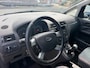Ford C-Max Focus 1.6-16V Champion airco cruise controle, elec pakket, trekhaak, nette goed rijdende auto apk t/m 26-01-2027