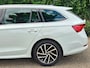 Skoda Octavia Combi Edition Plus Trekhaak CarPlay HUD Virtual dash facelift 2e-eig 100% NAP TSI Business Edition Plus