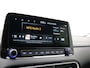 Hyundai Kona 1.6 GDI HEV Premium / Trekhaak / Lederen bekleding / HUD Display / Navigatie / Adaptieve Cruise Control / Elektrisch stoel voor / Stoel verwarming & koeling voor / 1ste eigenaar / NL Auto / Dealeronderhouden/