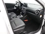 Hyundai Kona 1.6 GDI HEV Premium / Trekhaak / Lederen bekleding / HUD Display / Navigatie / Adaptieve Cruise Control / Elektrisch stoel voor / Stoel verwarming & koeling voor / 1ste eigenaar / NL Auto / Dealeronderhouden/