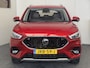 MG MG ZS 1.5 106 PK LEDER CRUISE CONTROL NAVIGATIE 360 CAMERA APPLE CARPLAY/ANDROID RIJSTROOKSENSOREN DODEHOEKSENSOREN 17" LM VELGEN IN ZEER NETTE STAAT !!
