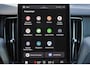 Volvo XC60 T6 Recharge AWD Plus Black Edition - Head-up display - Panorama/schuifdak - 360º camera - Harman/Kardon audio - IntelliSafe Assist & Surround - Adaptieve LED koplampen - Verwarmde voorstoelen, stuur & achterbank - Parkeersensoren voor & achter - Inklapbare trekhaak - Elektr. bedienb. voorstoelen met geheugen - Draadloze tel. lader - Extra getint glas - 21' LMV