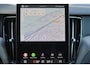 Volvo XC60 T6 Recharge AWD Plus Black Edition - Head-up display - Panorama/schuifdak - 360º camera - Harman/Kardon audio - IntelliSafe Assist & Surround - Adaptieve LED koplampen - Verwarmde voorstoelen, stuur & achterbank - Parkeersensoren voor & achter - Inklapbare trekhaak - Elektr. bedienb. voorstoelen met geheugen - Draadloze tel. lader - Extra getint glas - 21' LMV