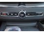 Volvo XC60 T6 Recharge AWD Plus Black Edition - Head-up display - Panorama/schuifdak - 360º camera - Harman/Kardon audio - IntelliSafe Assist & Surround - Adaptieve LED koplampen - Verwarmde voorstoelen, stuur & achterbank - Parkeersensoren voor & achter - Inklapbare trekhaak - Elektr. bedienb. voorstoelen met geheugen - Draadloze tel. lader - Extra getint glas - 21' LMV