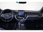 Volvo XC60 T6 Recharge AWD Plus Black Edition - Head-up display - Panorama/schuifdak - 360º camera - Harman/Kardon audio - IntelliSafe Assist & Surround - Adaptieve LED koplampen - Verwarmde voorstoelen, stuur & achterbank - Parkeersensoren voor & achter - Inklapbare trekhaak - Elektr. bedienb. voorstoelen met geheugen - Draadloze tel. lader - Extra getint glas - 21' LMV