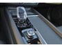 Volvo XC60 T6 Recharge AWD Plus Black Edition - Head-up display - Panorama/schuifdak - 360º camera - Harman/Kardon audio - IntelliSafe Assist & Surround - Adaptieve LED koplampen - Verwarmde voorstoelen, stuur & achterbank - Parkeersensoren voor & achter - Inklapbare trekhaak - Elektr. bedienb. voorstoelen met geheugen - Draadloze tel. lader - Extra getint glas - 21' LMV