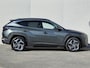 Hyundai Tucson 1.6 T-GDI PHEV Comfort Smart 4WD / SOH 100% / Dealer onderhouden / Fabrieksgarantie tot 05-2027 / Trekgewicht 1350 kg / Stuur- & Stoelverwarming / Achteruitrijcamera / Adaptief cruise control / Apple Carplay Android Auto / Keyless Entry/Start /