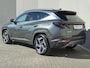 Hyundai Tucson 1.6 T-GDI PHEV Comfort Smart 4WD / SOH 100% / Dealer onderhouden / Fabrieksgarantie tot 05-2027 / Trekgewicht 1350 kg / Stuur- & Stoelverwarming / Achteruitrijcamera / Adaptief cruise control / Apple Carplay Android Auto / Keyless Entry/Start /