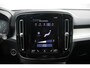 Volvo XC40 T2 129PK AUT8 Business Pro | Adaptive Cruise & Pilot Assist | Verwarmbare voorstoelen+stuur | AppleCarplay | Semi-elektr. inklapbare trekhaak | Keyless Entry | Park Assist & Camera Achter | DAB+ | Navigatie | 19'' Lichtmetalen wielen |
