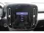 Volvo XC40 T2 129PK AUT8 Business Pro | Adaptive Cruise & Pilot Assist | Verwarmbare voorstoelen+stuur | AppleCarplay | Semi-elektr. inklapbare trekhaak | Keyless Entry | Park Assist & Camera Achter | DAB+ | Navigatie | 19'' Lichtmetalen wielen |