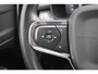 Volvo XC40 T2 129PK AUT8 Business Pro | Adaptive Cruise & Pilot Assist | Verwarmbare voorstoelen+stuur | AppleCarplay | Semi-elektr. inklapbare trekhaak | Keyless Entry | Park Assist & Camera Achter | DAB+ | Navigatie | 19'' Lichtmetalen wielen |
