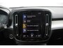 Volvo XC40 T2 129PK AUT8 Business Pro | Adaptive Cruise & Pilot Assist | Verwarmbare voorstoelen+stuur | AppleCarplay | Semi-elektr. inklapbare trekhaak | Keyless Entry | Park Assist & Camera Achter | DAB+ | Navigatie | 19'' Lichtmetalen wielen |