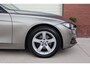 BMW 3-Serie Touring 318i Panorama schuif- kantel dak - Afneembare trekhaak - Memory - Climate- & Cruise control