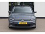 Volkswagen Golf 1.5 TSI Style 130PK / 96kW, Panoramadak, keyless start, navigatie, privacy glas, 17" 'Ventura' LMV, ErgoActive elektrisch verstelbare bestuurdersstoel met geheugen- en massagefunctie, 30 kleurige sfeerverlichting, draadloos Apple Carplay & Android Auto, parkeersensoren voor en achter (PDC), LED Plus koplampen, adaptieve cruise control (ACC), DAB+, elektrisch verstel- en verwarmbare buitenspiegels, 3-zone climatronic etc.