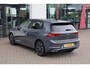 Volkswagen Golf 1.5 TSI Style 130PK / 96kW, Panoramadak, keyless start, navigatie, privacy glas, 17" 'Ventura' LMV, ErgoActive elektrisch verstelbare bestuurdersstoel met geheugen- en massagefunctie, 30 kleurige sfeerverlichting, draadloos Apple Carplay & Android Auto, parkeersensoren voor en achter (PDC), LED Plus koplampen, adaptieve cruise control (ACC), DAB+, elektrisch verstel- en verwarmbare buitenspiegels, 3-zone climatronic etc.