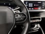 Peugeot 2008 1.2 PureTech Allure Pack 131Pk Automaat (VIRTUAL COCKPIT, APPLE CARPLAY, GROOT NAVI, 360 CAMERA, LEDER, SPORTSTOELEN, KEYLESS, GETINT GLAS, NIEUWSTAAT)