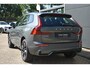 Volvo XC60 T6 Plug-in hybrid AWD Plus Dark | Panoramadak | Trekhaak | Head up display | 360 graden camera | Premium audio by Harman Kardon | Verwarmbare voorstoelen stuurwiel en achterbank