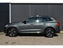 Volvo XC60 T6 Plug-in hybrid AWD Plus Dark | Panoramadak | Trekhaak | Head up display | 360 graden camera | Premium audio by Harman Kardon | Verwarmbare voorstoelen stuurwiel en achterbank