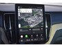Volvo XC60 T6 Plug-in hybrid AWD Plus Dark | Panoramadak | Trekhaak | Head up display | 360 graden camera | Premium audio by Harman Kardon | Verwarmbare voorstoelen stuurwiel en achterbank