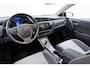 Toyota Auris 1.8 Hybrid Dynamic | Navigatie | Trekhaak | Climate Control | Cruise Control | Camera | Armsteun | Voorstoelen in hoogte verstelbaar