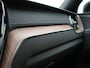 Volvo XC60 T8 AWD Ultimate Dark LONG RANGE PHEV 455pk Dealer O.H. | Trekhaak Af Fabriek | Panodak | Adaptive Cruise | Head Up | 360 Camera | Harman / Kardon | Lederen Comfortzetels Massage & Ventilatie & Memory | Keyless | Stoelen & Stuur Verwarmd | Plug In Hybrid |