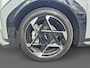 Kia EV4 GT-Line Business Edition 81.4 kWh | Climate Control | Cruise Control | Stoelverwarming | Stuurverwarming | Dode Hoek Indicatie | Apple Carplay/Android Auto | Camera | Zwarte Logo's |