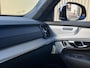 Volvo XC90 2.0 T8 Plug-in hybrid AWD Plus Dark | 7 Persoons | Stuurwiel verwarming | Trekhaak l Schuif- /kantel Pano l 360 cam l 21"