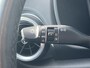 Hyundai Kona Electric EV Comfort 39 kWh / SOH 99,8% / 3 fase Laden/ 8 jaar Batterijgarantie/ Fabrieksgarantie tot 04-2027 / Dealer onderhouden / Batterijgarantie tot 04-2030 / WLTP 305 km stad 435 km / CSS snelladen / Warmtepomp / Stuur- & Stoelverwarming / Achteruitrijcamera / Apple Carplay Android Auto /