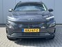 Hyundai Kona Electric EV Comfort 39 kWh / SOH 99,8% / 3 fase Laden/ 8 jaar Batterijgarantie/ Fabrieksgarantie tot 04-2027 / Dealer onderhouden / Batterijgarantie tot 04-2030 / WLTP 305 km stad 435 km / CSS snelladen / Warmtepomp / Stuur- & Stoelverwarming / Achteruitrijcamera / Apple Carplay Android Auto /