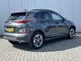 Hyundai Kona Electric EV Comfort 39 kWh / SOH 99,8% / 3 fase Laden/ 8 jaar Batterijgarantie/ Fabrieksgarantie tot 04-2027 / Dealer onderhouden / Batterijgarantie tot 04-2030 / WLTP 305 km stad 435 km / CSS snelladen / Warmtepomp / Stuur- & Stoelverwarming / Achteruitrijcamera / Apple Carplay Android Auto /