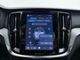 Volvo V60 T8 455pk AWD Ultra Dark Performance Edition / 20 Inch / Heico verlaagd / Stylingkit / Schuif-dak / H&K Audio / Getint glas.