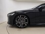 Volvo V60 T8 455pk AWD Ultra Dark Performance Edition / 20 Inch / Heico verlaagd / Stylingkit / Schuif-dak / H&K Audio / Getint glas.
