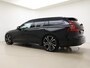 Volvo V60 T8 455pk AWD Ultra Dark Performance Edition / 20 Inch / Heico verlaagd / Stylingkit / Schuif-dak / H&K Audio / Getint glas.