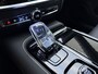 Volvo V60 T8 455pk AWD Ultra Dark Performance Edition / 20 Inch / Heico verlaagd / Stylingkit / Schuif-dak / H&K Audio / Getint glas.