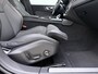 Volvo V60 T8 455pk AWD Ultra Dark Performance Edition / 20 Inch / Heico verlaagd / Stylingkit / Schuif-dak / H&K Audio / Getint glas.
