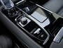 Volvo V60 T8 455pk AWD Ultra Dark Performance Edition / 20 Inch / Heico verlaagd / Stylingkit / Schuif-dak / H&K Audio / Getint glas.