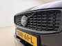 Volvo V60 T8 455pk AWD Ultra Dark Performance Edition / 20 Inch / Heico verlaagd / Stylingkit / Schuif-dak / H&K Audio / Getint glas.