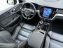 Volvo V60 T8 455pk AWD Ultra Dark Performance Edition / 20 Inch / Heico verlaagd / Stylingkit / Schuif-dak / H&K Audio / Getint glas.